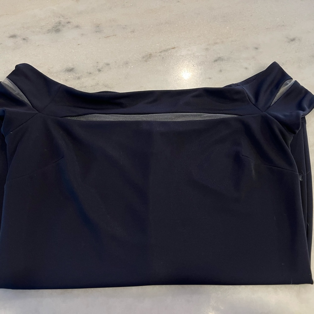 Bailey 44 Navy off shoulder sleek shirt. Size Small. Goes well with blue jeans !